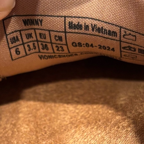 Vionic Winny Sneaker, Size 6 - Picture 7 of 8